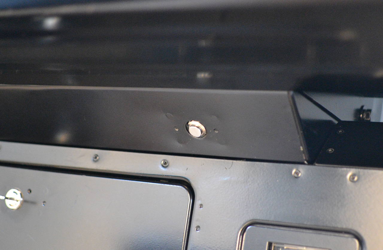 lbcontrols_03.jpg